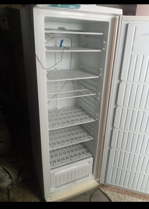 Продам морозильную камеру