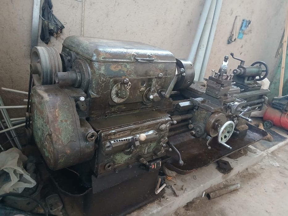 Токарний сверлилная станок