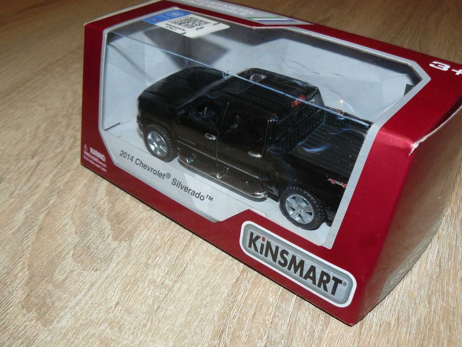 Macheta Auto De Colectie CHEVROLET SILVERADO Scara 1:46,Noua KINSMART