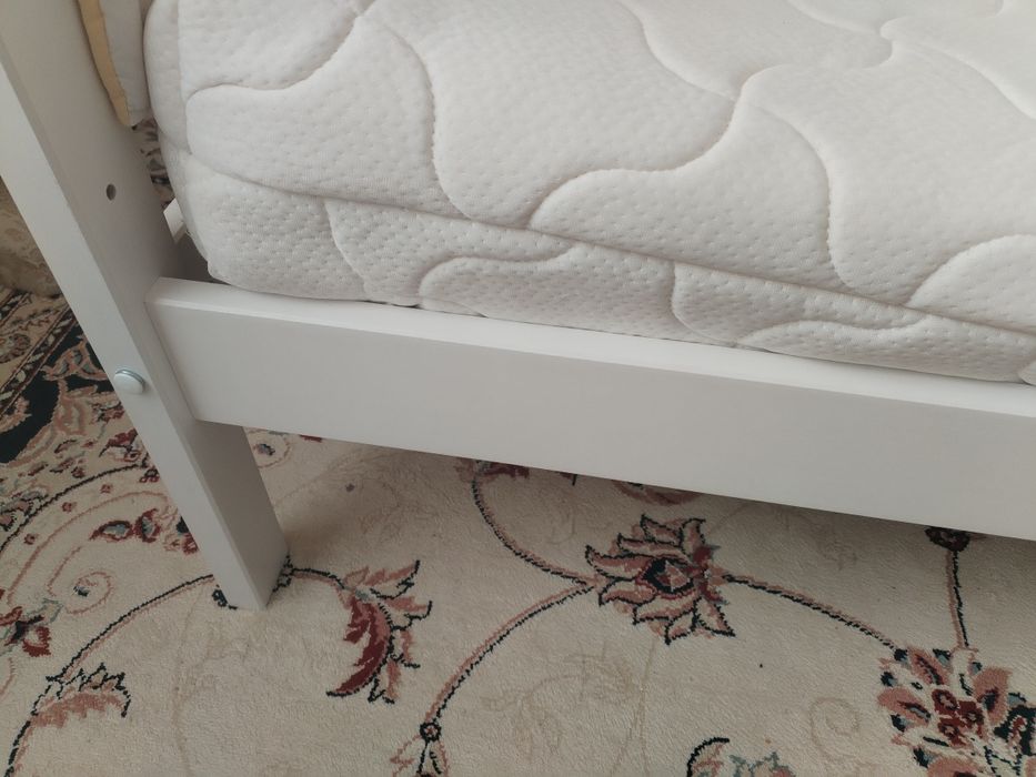 Продам кровать 90х190, дерево