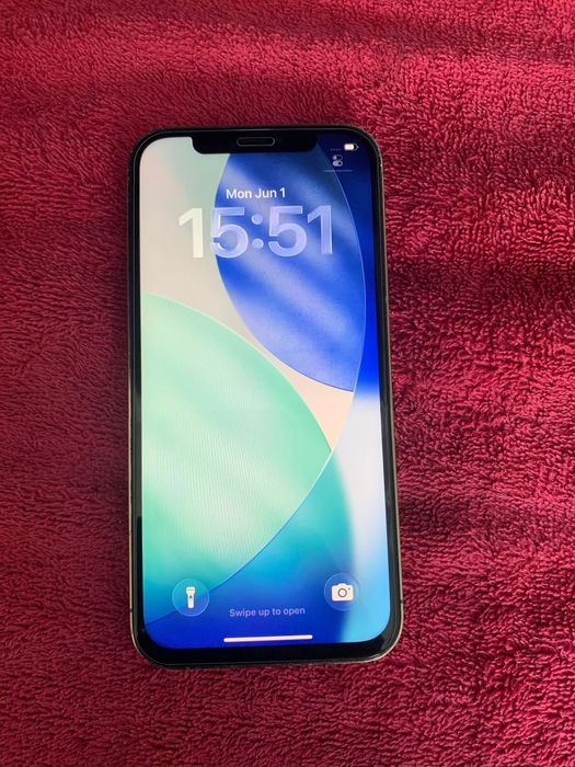 Продавам златист iPhone 12 Pro 128gb