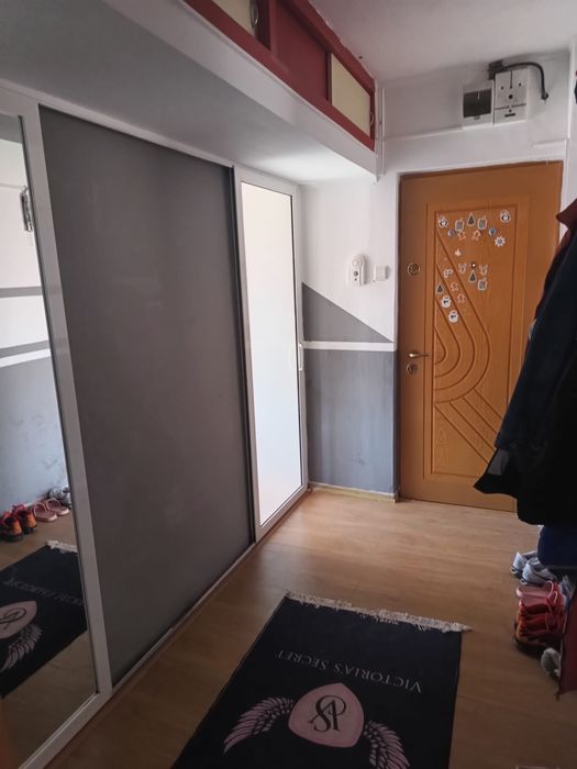 Apartament cu 3 camere mobilat utilat !!!