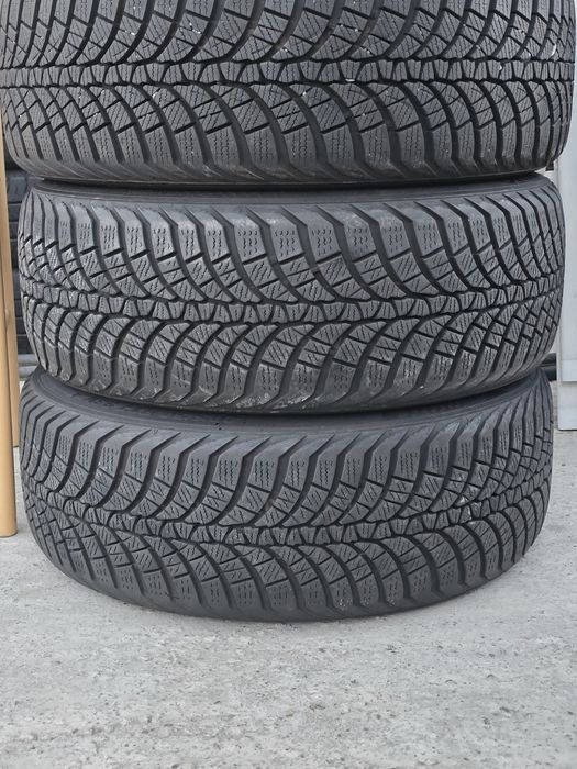 4 Броя 205/50/17 Kumho 2x9,5mm 2x7,5mm