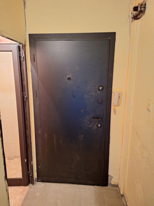 входни врати нови на склад вносител