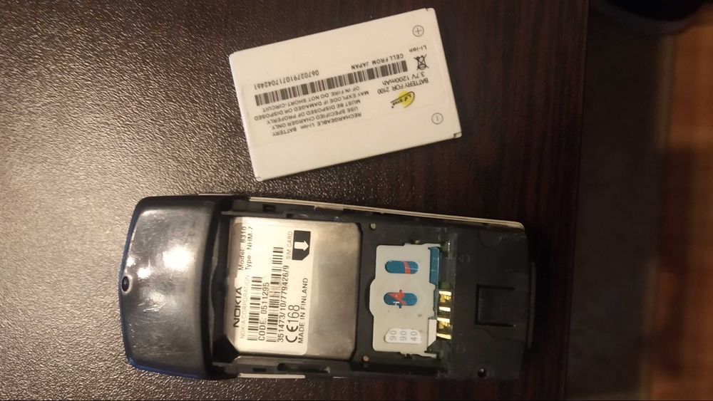 Продавам Nokia 8310