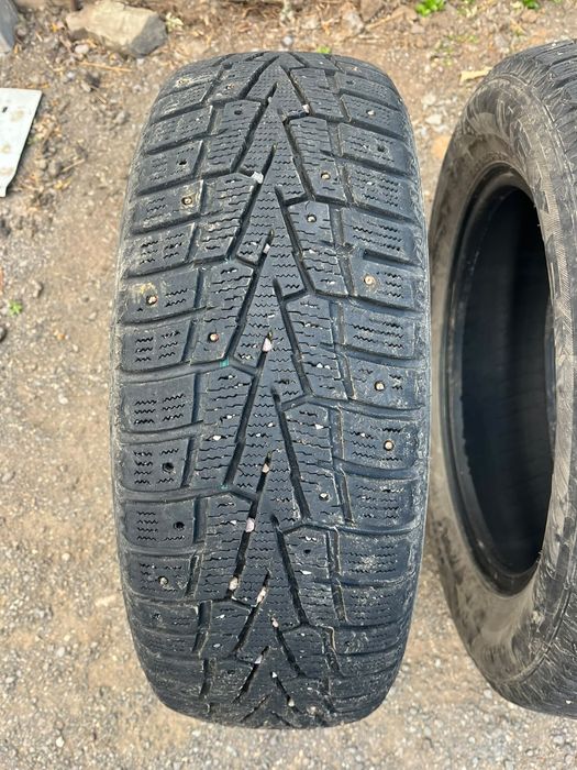 Продам шины зимние  215/60/16