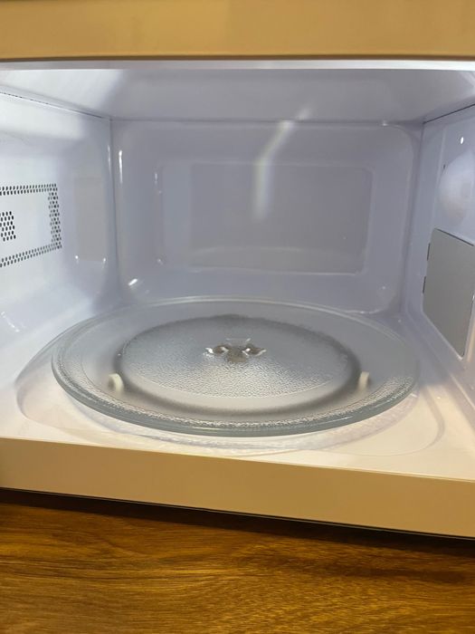 Чисто нова микровълнова фурна Medion Retro 800W