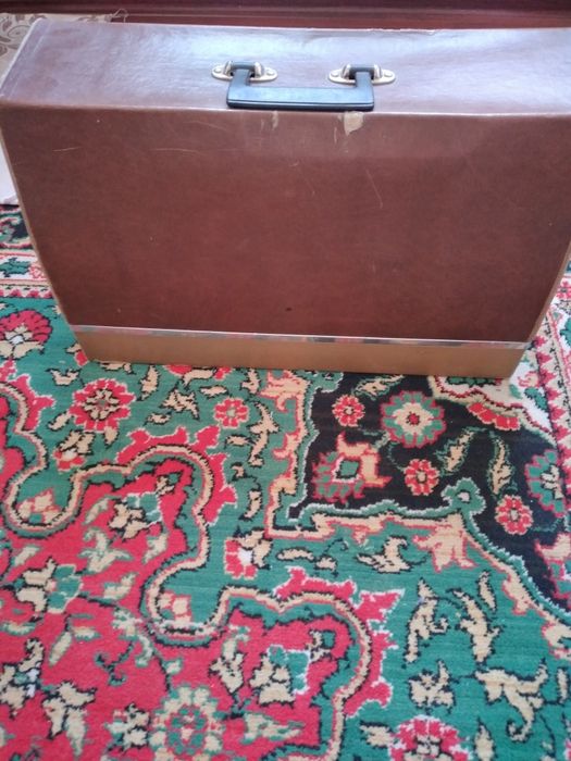 Продаю швейную машина