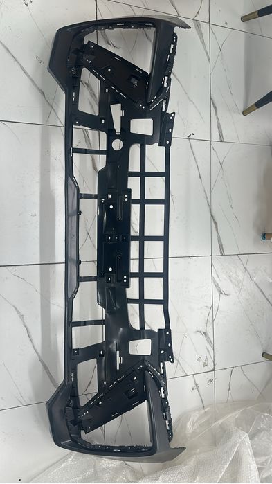 Geely Coolray передний бампер верхняя часть