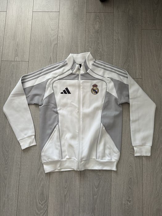 Мъжки суитчър на Real Madrid Adidas + подарък годишното списание