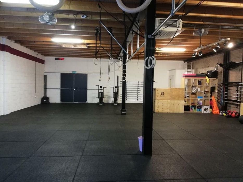 Настилка за Фитнес / Гумена Настилка – Плоча 100×100×2 см / Кросфит