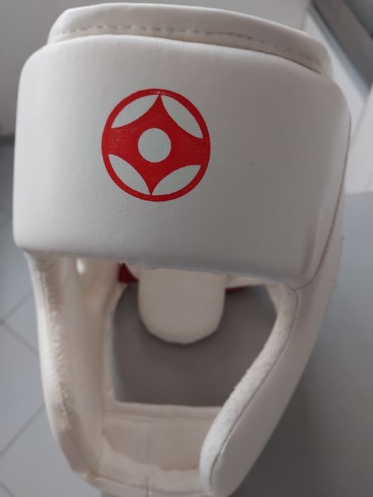 Детско-юношеска каска за карате