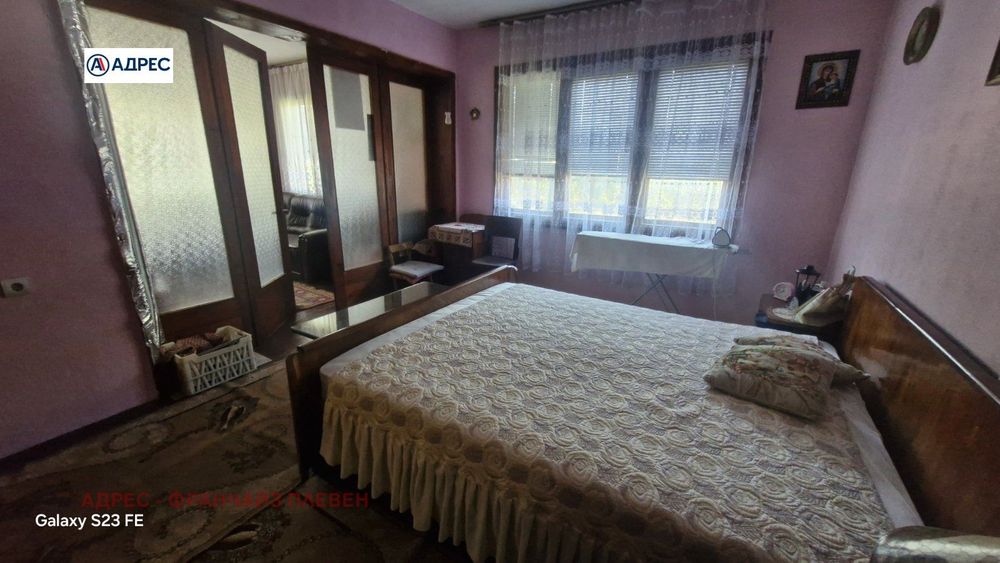 Къща в Ловеч, област-гр.Луковит площ 460 цена 160000