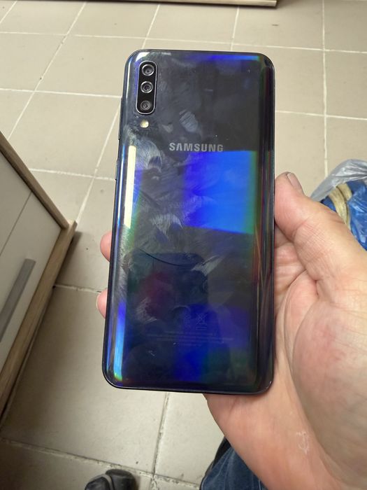 Samsung Galaxy A50 4/128gb отличен
