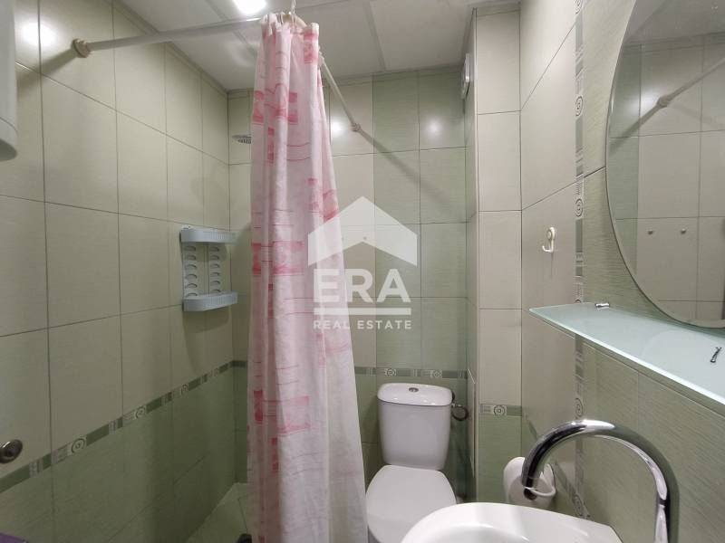 Дава се под наем Двустаен апартамент в Варна, Лятно кино Тракия - 65 кв.м за 332 € - Снимка #8