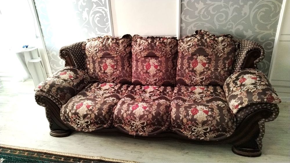 Отдам даром диван