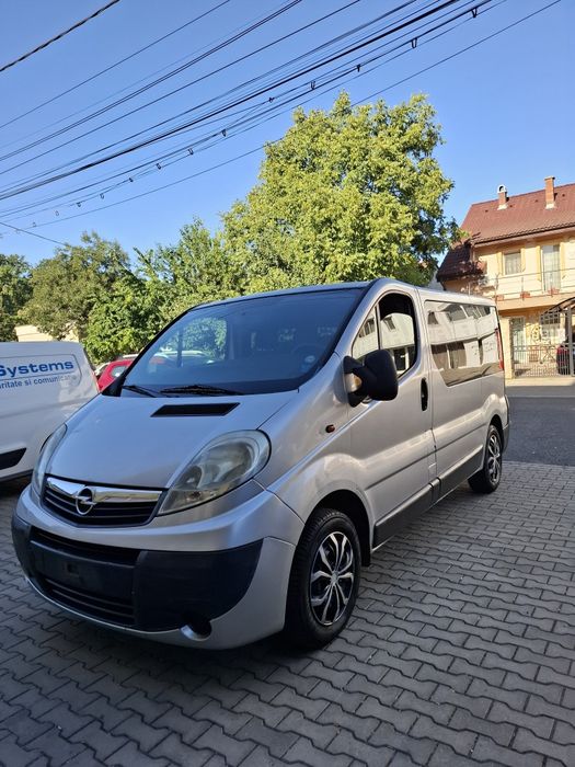 Opel Vivaro 8+1 din 2009