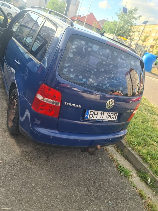 VOLKSWAGEN Touran 0 — imagine 3
