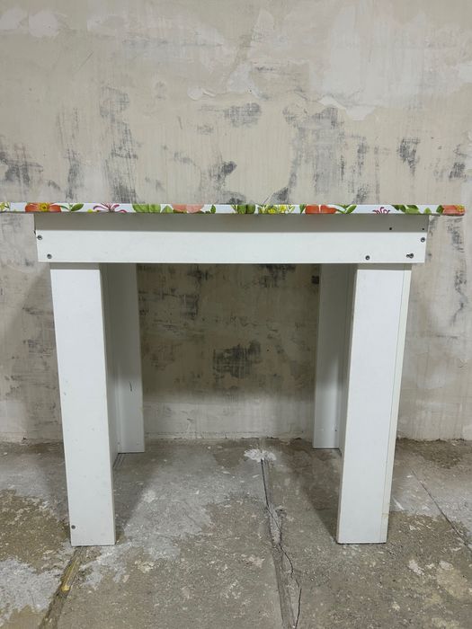 Продам стол кухонный