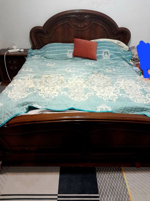 Продам спальный гарнитур