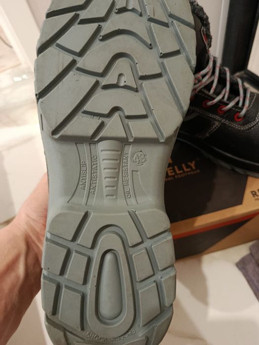 Зимние рабочие ботинки REWELLY (новые)