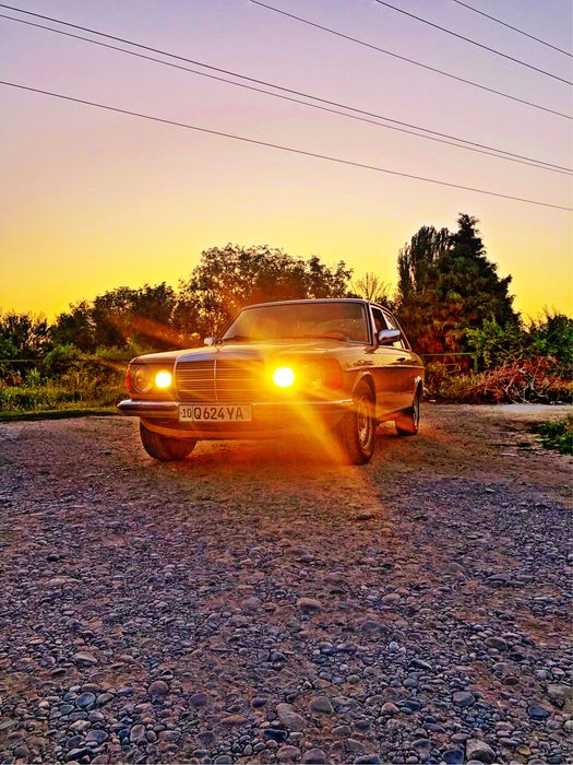 Машина на фото/видео съемки Mercedes-Benz w123