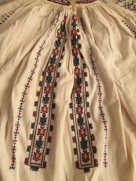 Автентични ризи  от народна носия