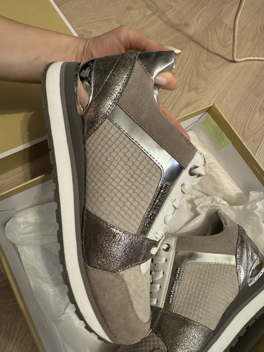 Michael Kors сникърси