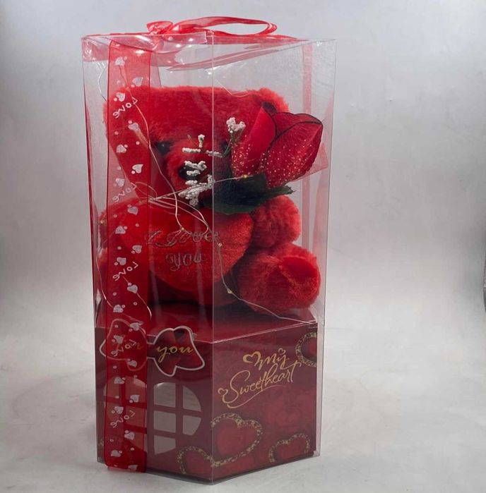 Плюшено мече с LED и сърце - в подаръчна опаковка