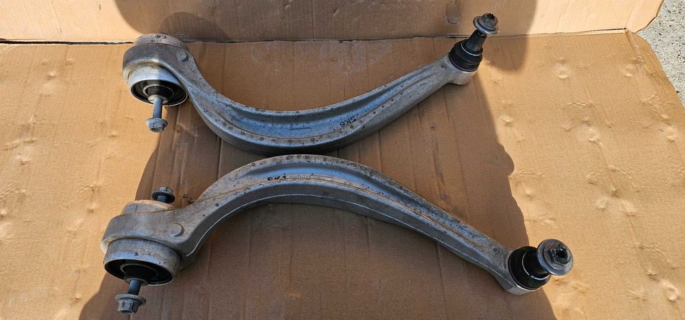 Brat / Bascula stanga / dreapta fata Audi Q7 4M / Q8 / Vw Touareg 3 CR
