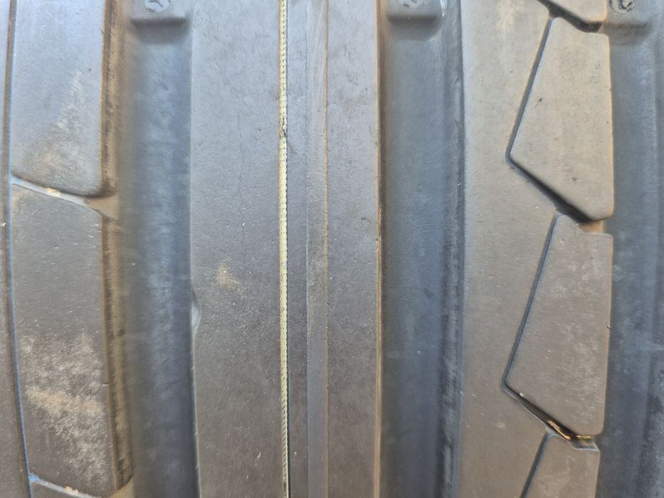 2бр летни гуми Дънлоп/ 275-35-19/ 2021г/ 7мм грайфер/ Ръмфлат/