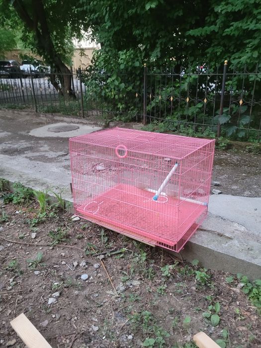 Клетка для птиц в хорршем состоянии