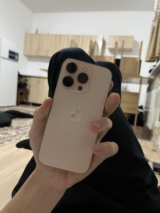 Продам iPhone 16 PRO