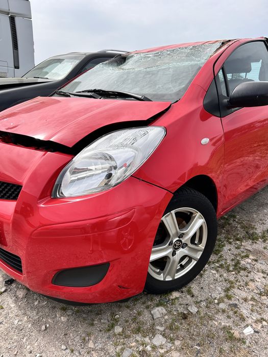 Тойота ярис. Toyota Yaris 1.0 бензин на части!!!