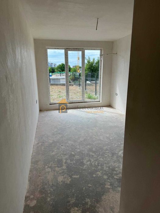 Продава се Двустаен апартамент в Пловдив, Остромила - 110 кв.м за 1955 €/кв.м - Снимка #1