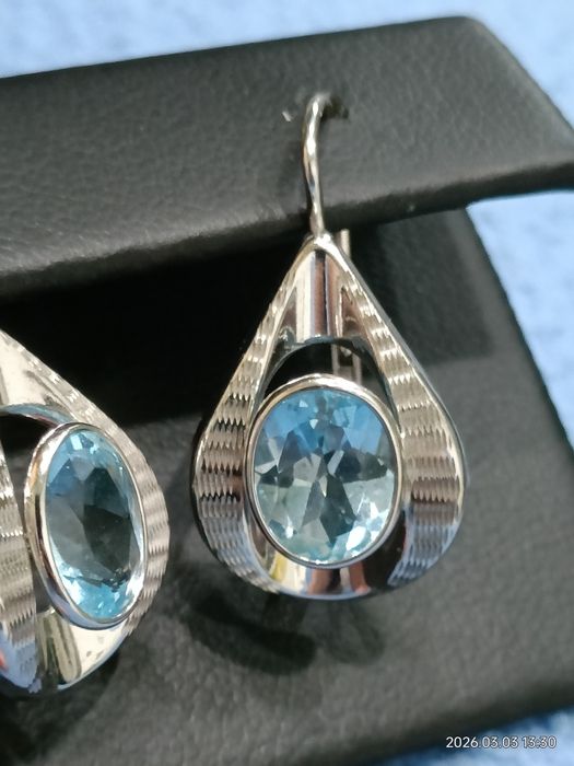 Vind cercei din aur 18kt cu topaz