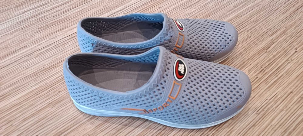 Кораллки- обувь резиновая, 40р.