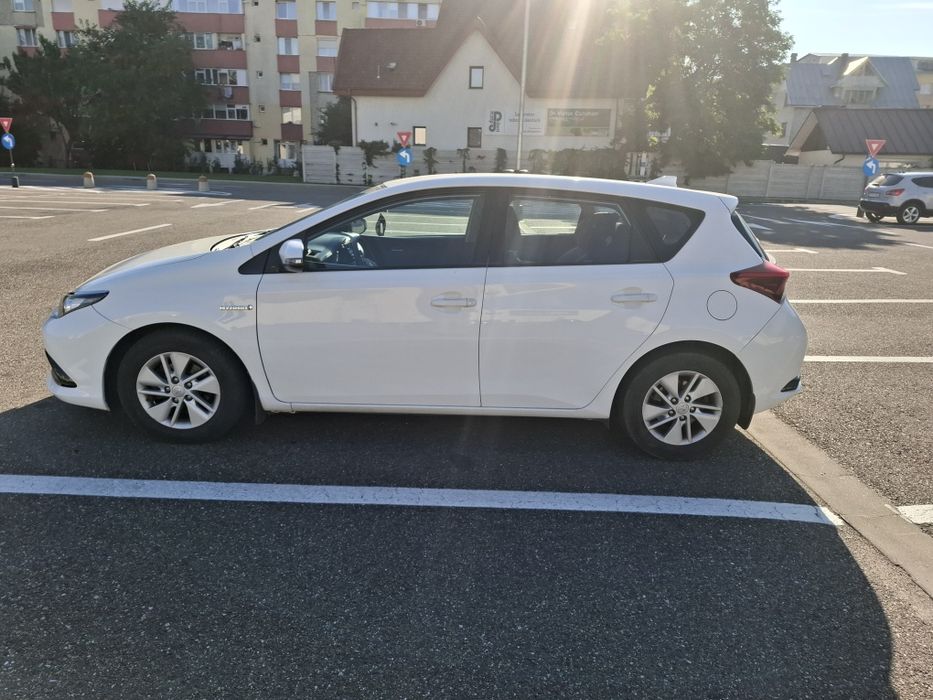 TOYOTA Auris 1.8 Hybrid  2016