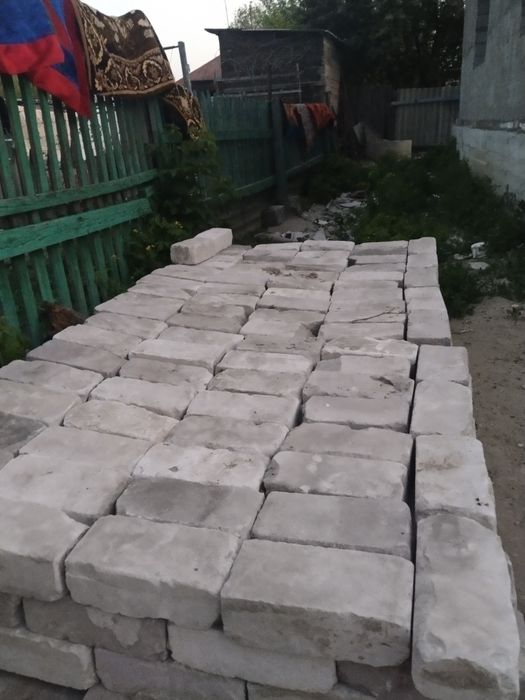 Продам силикатный кирпич, район 14 мкрн, 905 стройка