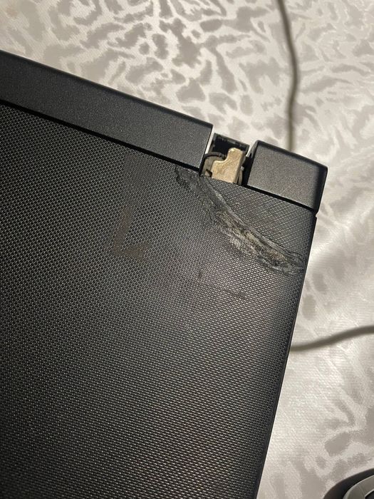 Ноутбук и телефон