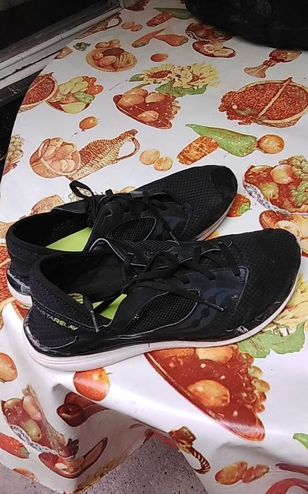 Кроссовки  и ещё раз кроссовки.