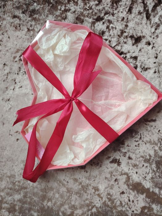 Сыйлыққа арналған қораптар сатылады