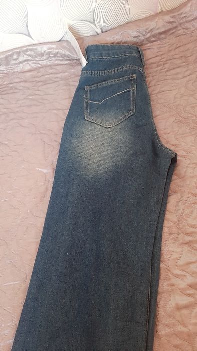 Продам новые джинсы
