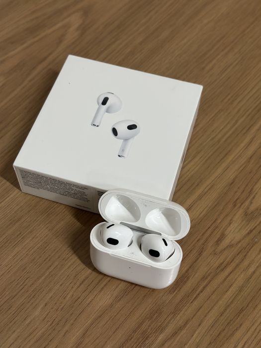 Продам AirPods 3 версия MagSafe