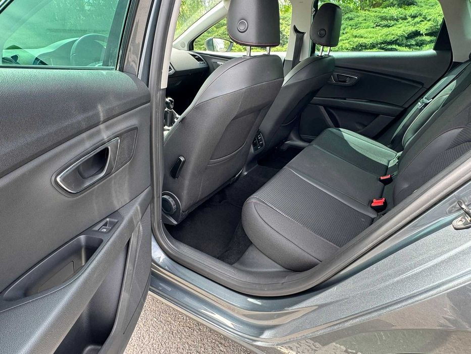 Seat Leon 1,4 TSI - FR - VW Golf 7 - 2013 - Euro 5 - 122 CP - Faruri / Stopuri FULL LED - Interior Piele Alcantara - Cash sau Rate fixe.