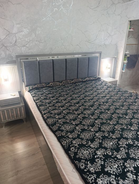 Mebel komplekt holati ideal yangi rangi kulrang