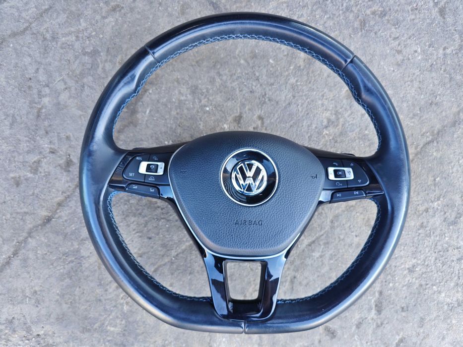 ТОП! Волан с бег VW Passat 8 GTE син шев мулти волан