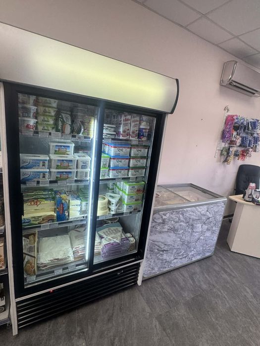Хладилна витрина