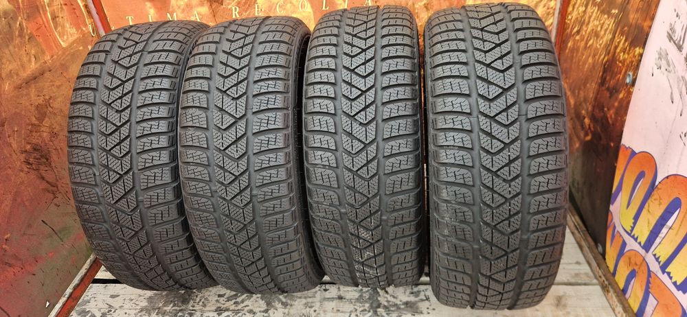 Set 4 Anvelope noi 0 km Pirelli 205 40 R18 M+S . Run-flat