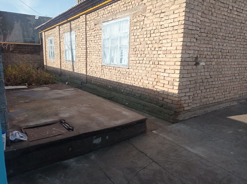 Ховли Уй сотилади